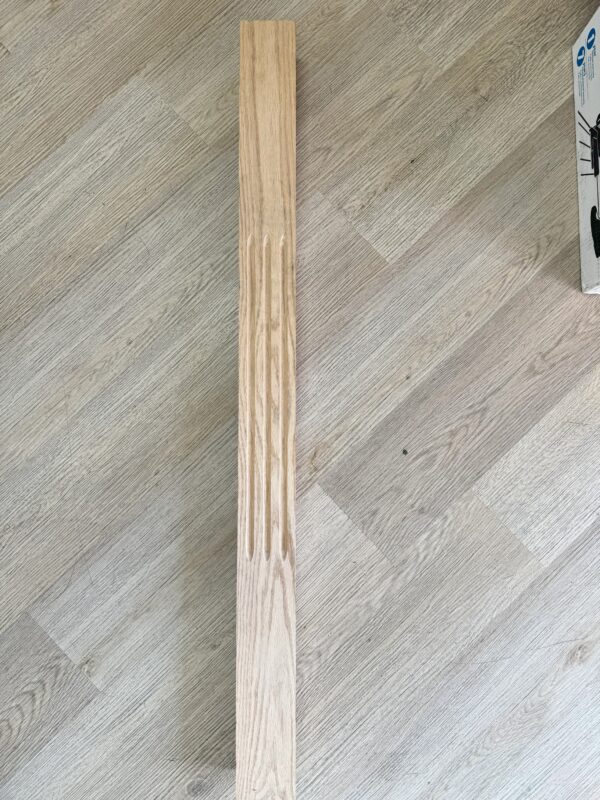 Unfinished Oak 3 Lines Style Stair Post 48″ X 3 1/2″ - Image 3
