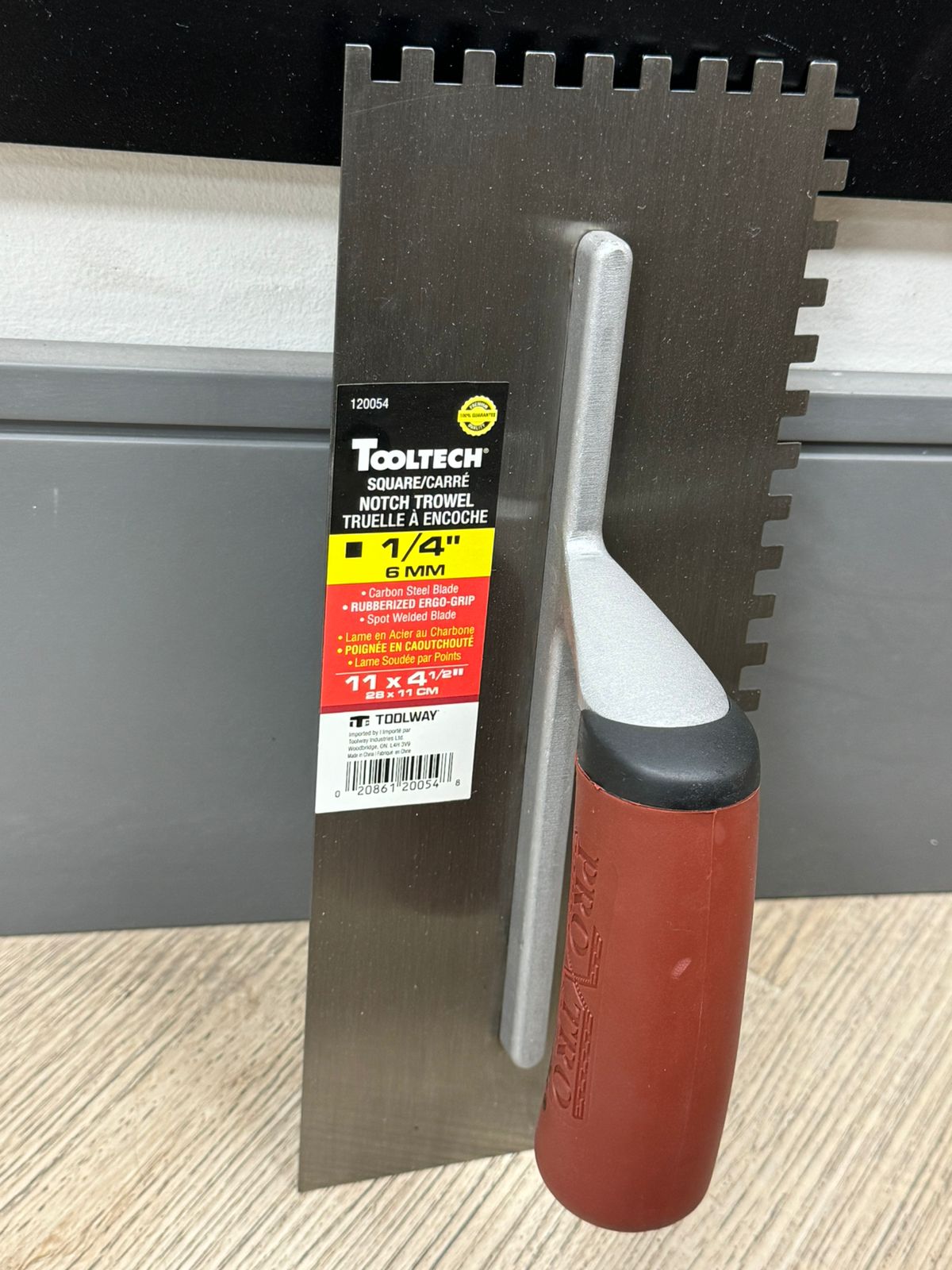 Trowel Notched 11in x 4½in (¼in x ¼in SQ Notch) Red Handle - Image 3