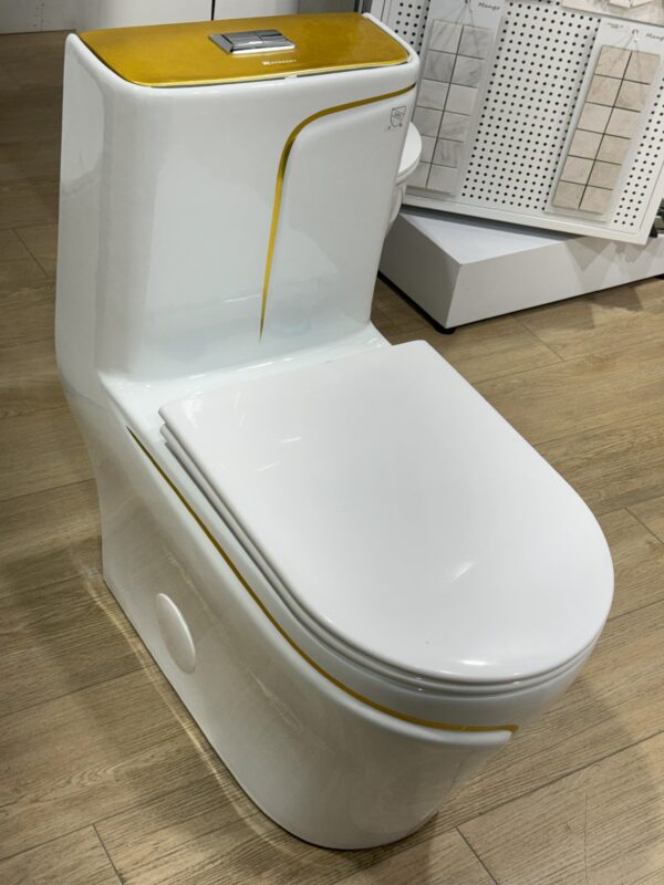 Gold line one-piece Toilet seat - Image 2